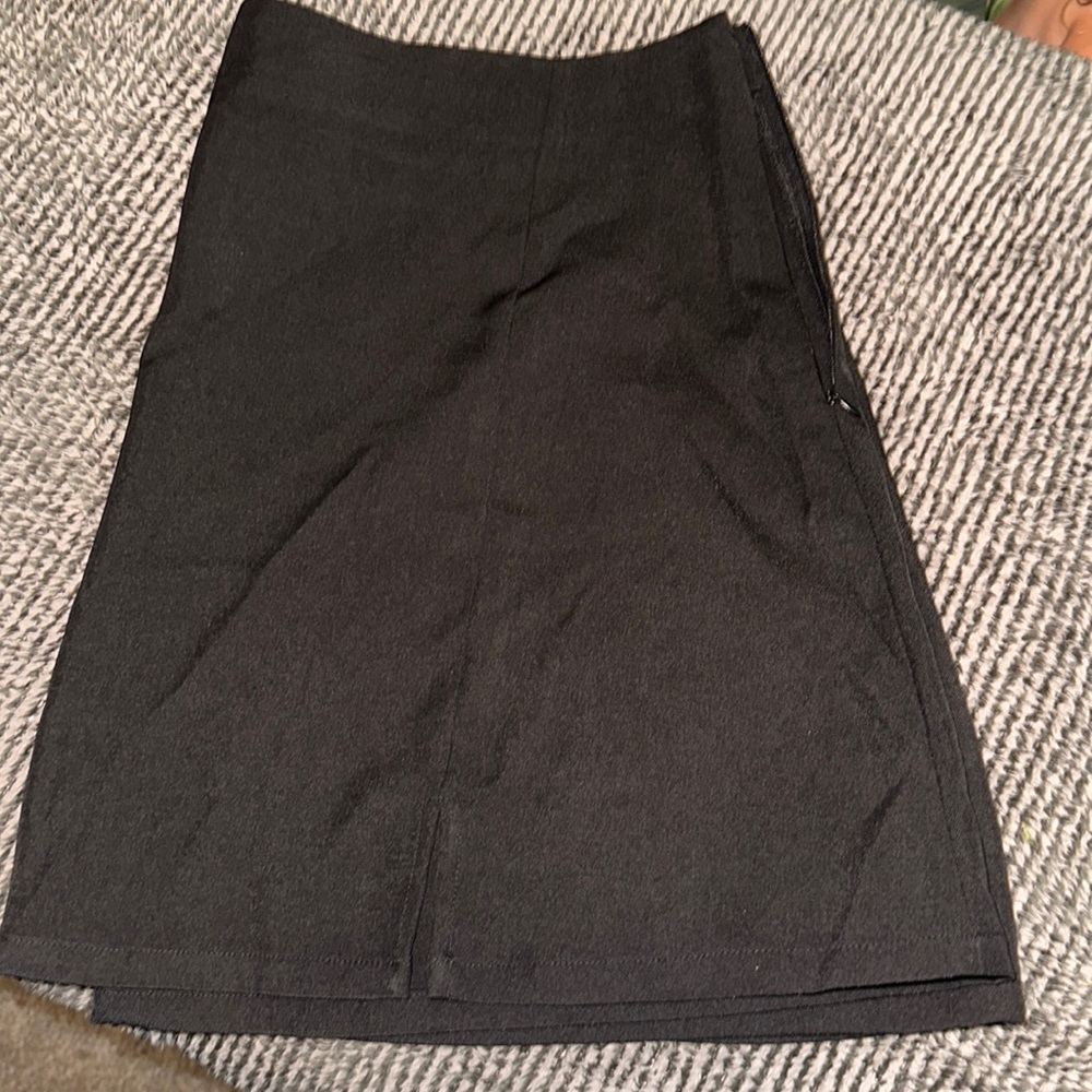Cider high waisted, zip up, side slit, mini skirt
